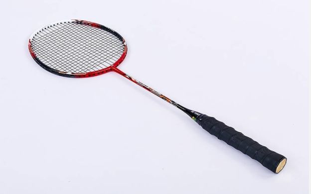 Ракетка професійна в чохлі YONEX VOLTRIC 50 BD-5670-1 фото товару